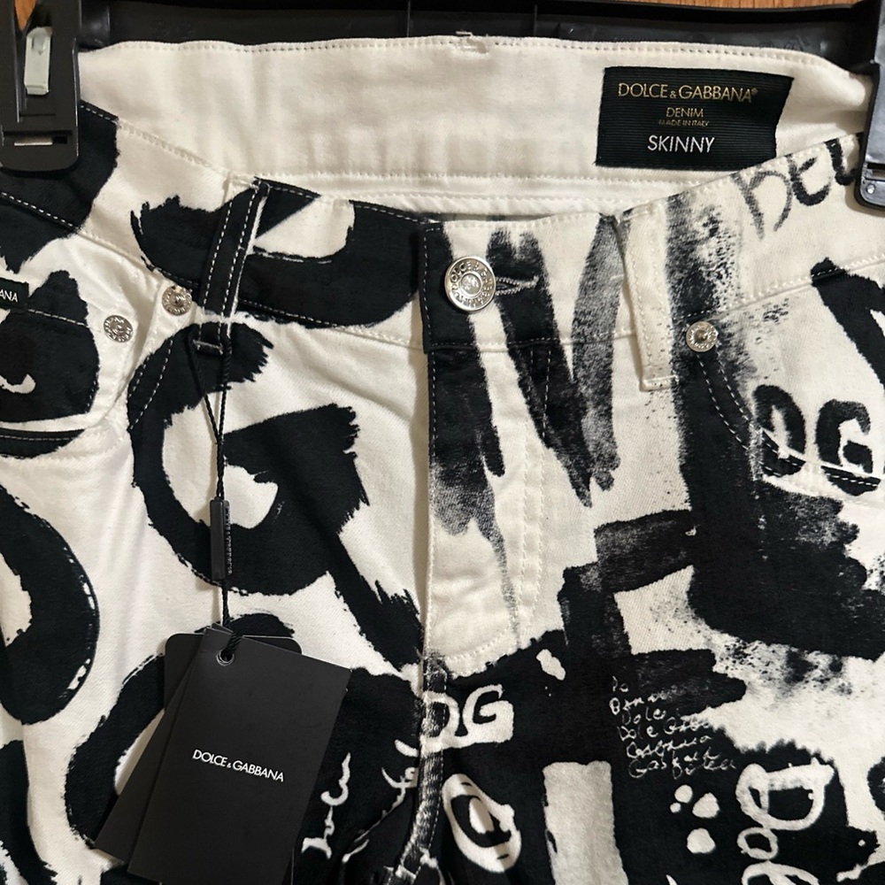 Dolce & Gabbana Graffiti-Print Denim Skinny Jeans - Picture 5 of 17